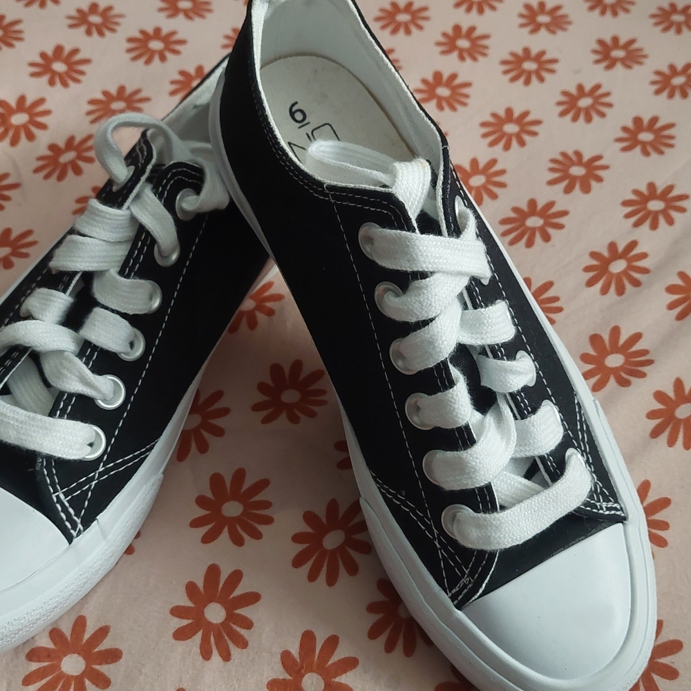 Classic Black Canvas Low-Top Sneakers with White Accents